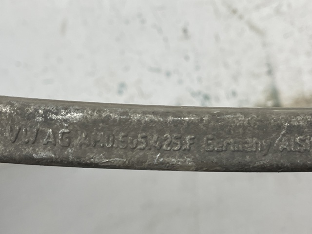 Балансир задній нижній, правий 4M0505292F VAG