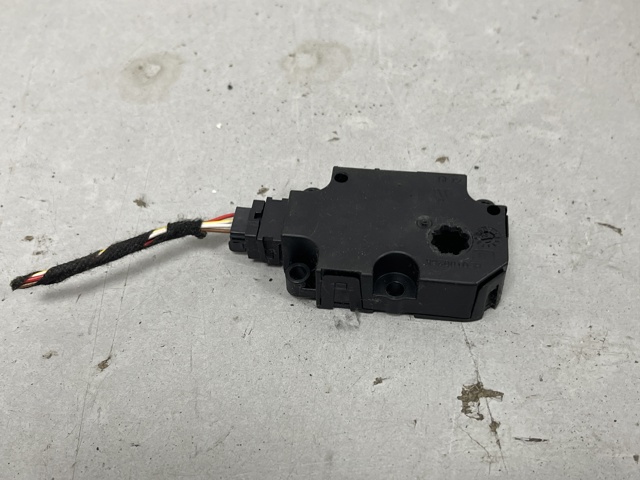 Двигун заслінки рециркуляції повітря 4M0820511 VAG