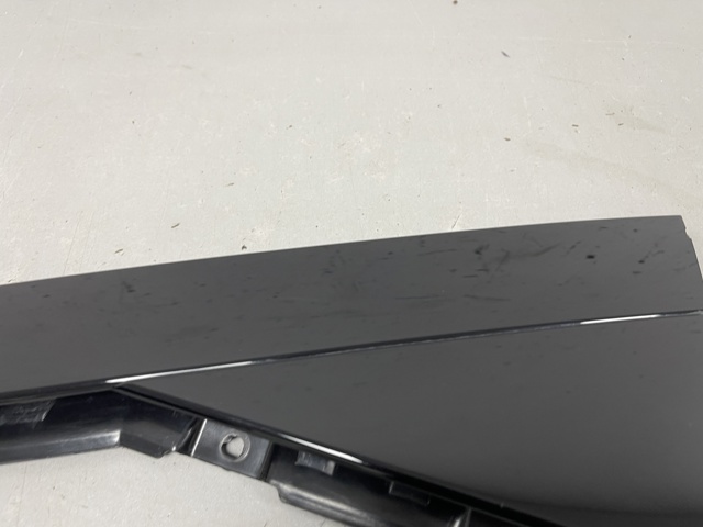 Накладка задньої двері, лівої, вертикальна 4M0839903 VAG