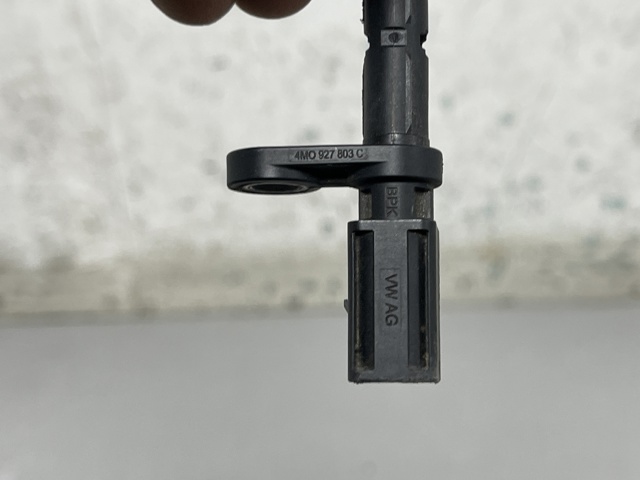 Передній датчик ABS 4M0927803C VAG