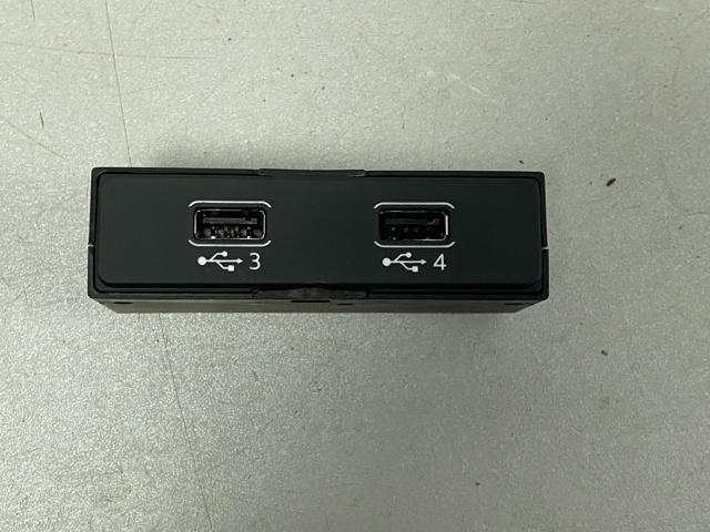 USB-розгалужувач 4N0035722 VAG