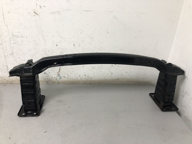 Підсилювач бампера переднього 51117229085 BMW