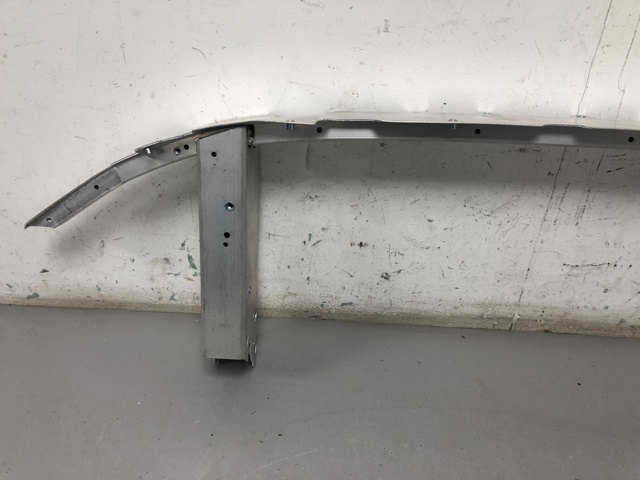 Балка бампера переднього 51117399911 BMW