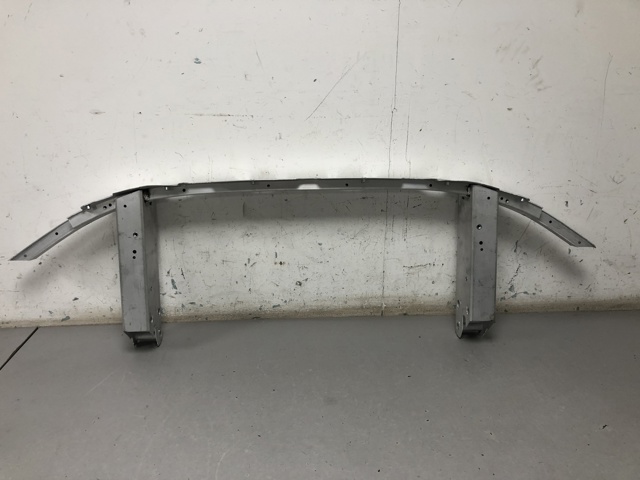 Балка бампера переднього 51117399911 BMW