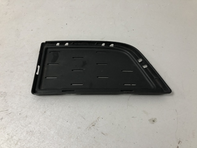 Решітка переднього бампера, нижня 51118064593 BMW