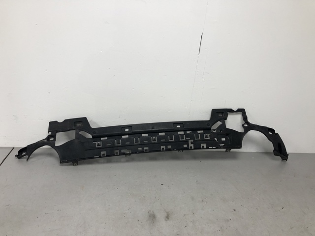 Кронштейн бампера заднього 51128069392 BMW