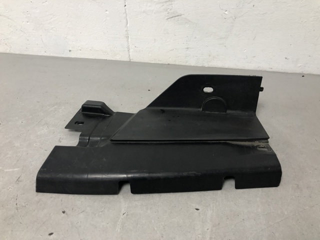 Кронштейн бампера заднього, правий 51128091740 BMW