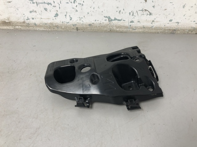 Кронштейн бампера заднього, правий 51129883542 BMW