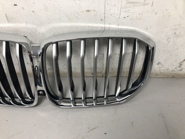 Решітка 51137454888 BMW