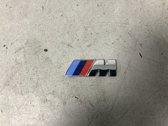 Емблема капота 51148058881 BMW