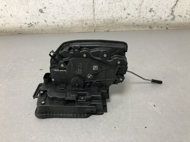 Замок двері правої передньої 51217281934 BMW