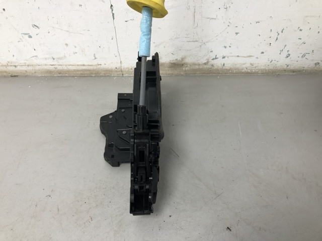 Замок передніх пасажирських дверей 51217445044 BMW