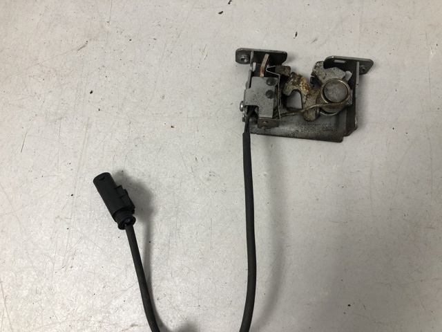 Замок капота, правий 51237178753 BMW