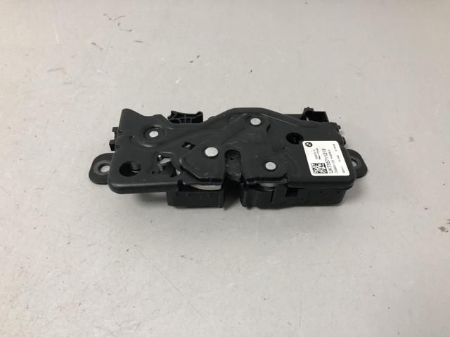 Замок кришки багажника 51247357112 BMW