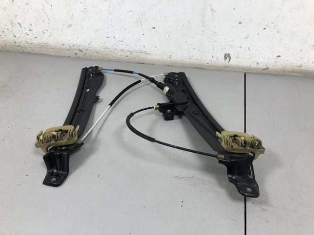 Склопідйомник передньої лівої двері 51337182131 BMW