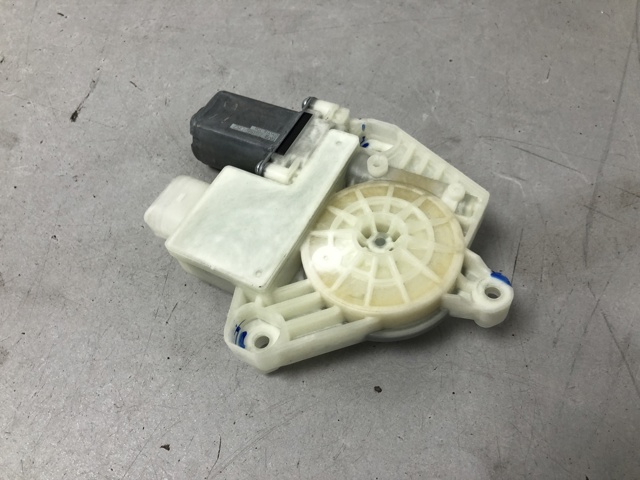 Двигун склопідіймача двері передньої, лівої 51337455082 BMW
