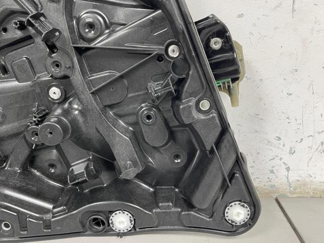 Механізм склопідйомника двері задньої, правої 51337487088 BMW