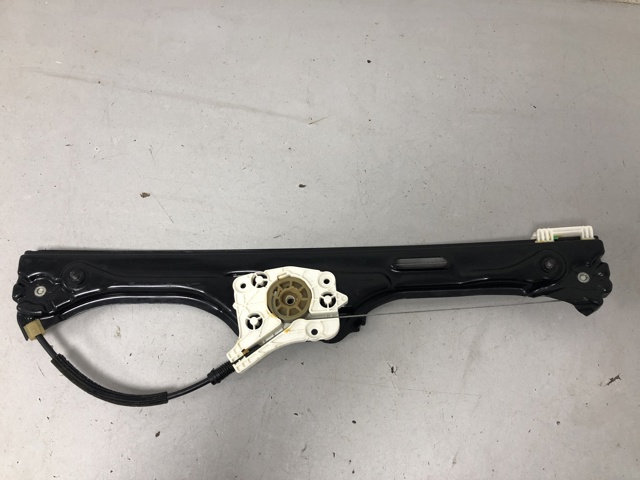 Склопідйомник задніх лівих дверей 51357166381 BMW