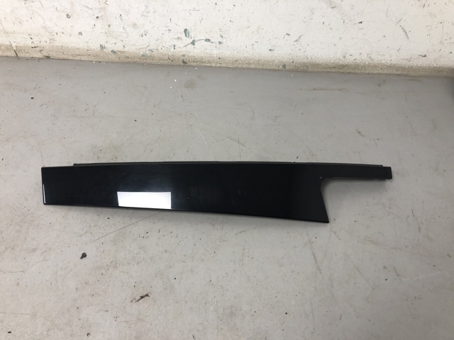 Накладка задньої двері, лівої, вертикальна 51357258307 BMW