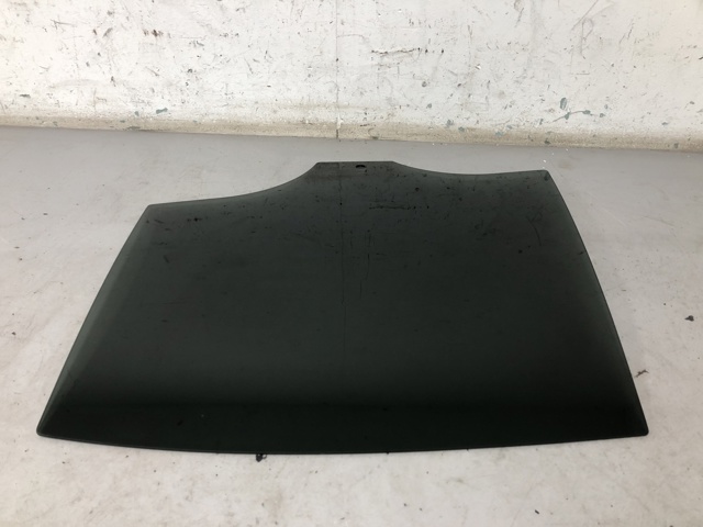 Скло заднє ліве 51357259821 BMW