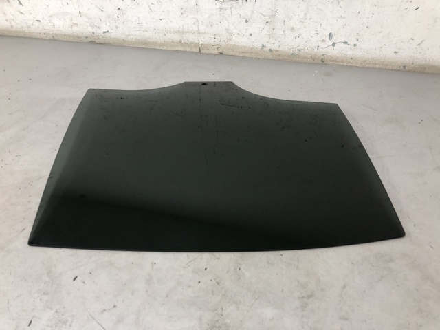 Скло задньої двері правої 51357259822 BMW