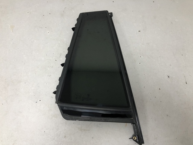 Задня кватирка права 51357410056 BMW