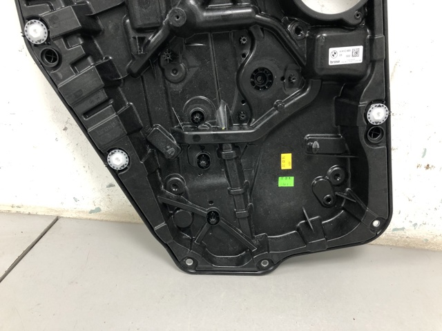 Склопідйомник задніх лівих дверей 51357498153 BMW