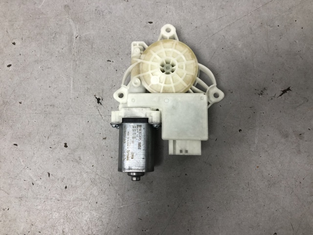 Двигун склопідіймача двері передньої, лівої 51358495865 BMW