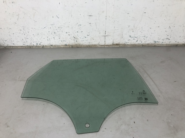 Скло заднє праве 51359879328 BMW