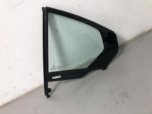 Скло багажника, ліве 51727425083 BMW