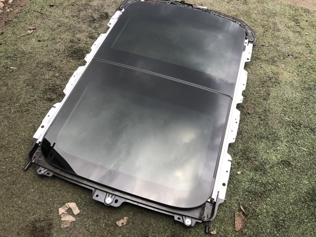 Кришка люка даху передня 54107379619 BMW