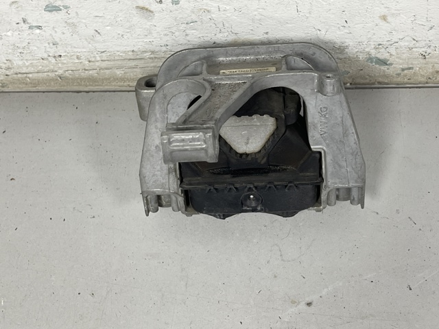 Права подушка мотора 5Q0199262BK VAG