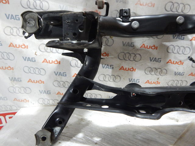 Підрамник задній 5Q0505235K VAG