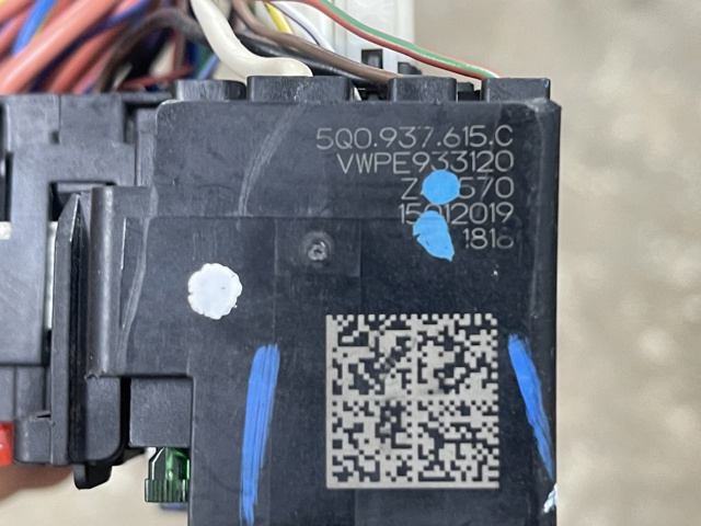 Блок запобіжників задній, салонний 5Q0937615C VAG