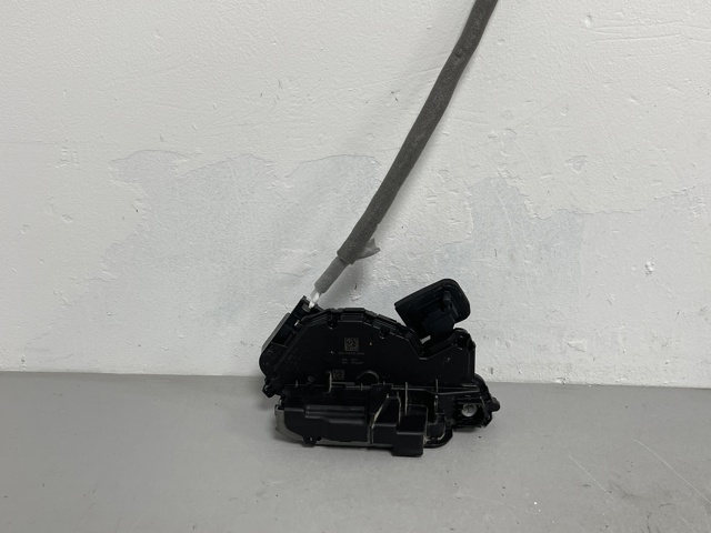Замок дверей водія 5TB837015E VAG
