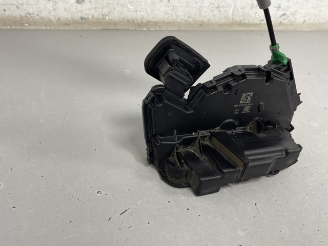 Замок передніх пасажирських дверей 5TB837016A VAG