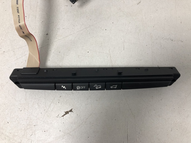 Блок кнопок центральної консолі 61319208218 BMW