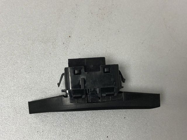 Кнопка блокавання дверей 61319860546 BMW
