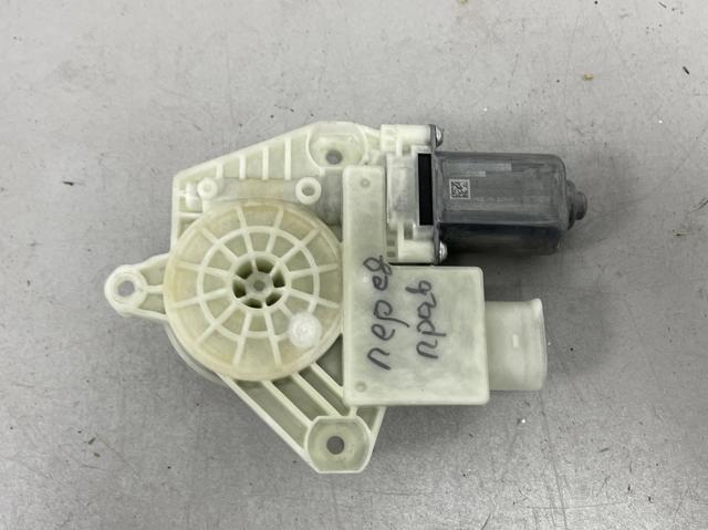 Двигун склопідіймача двері передньої, правої 61355A5C893 BMW