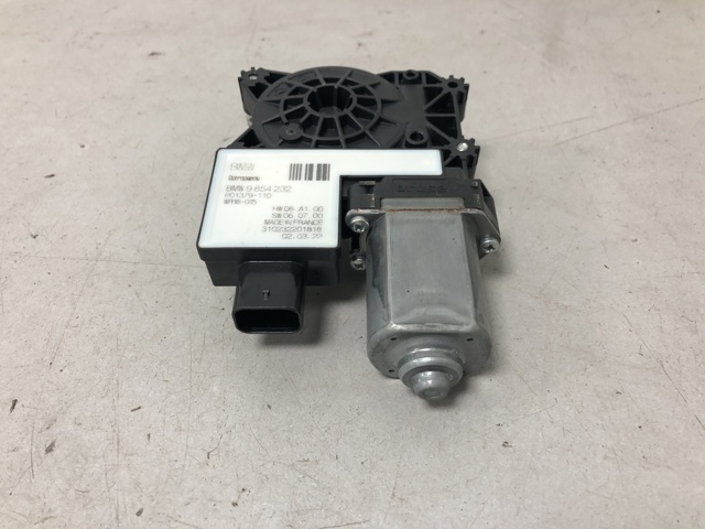 Мотор склопідйомника дверей задніх, правих 61359854232 BMW