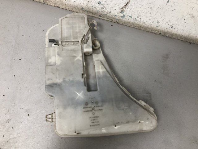 Бачок омивайки 61667269668 BMW