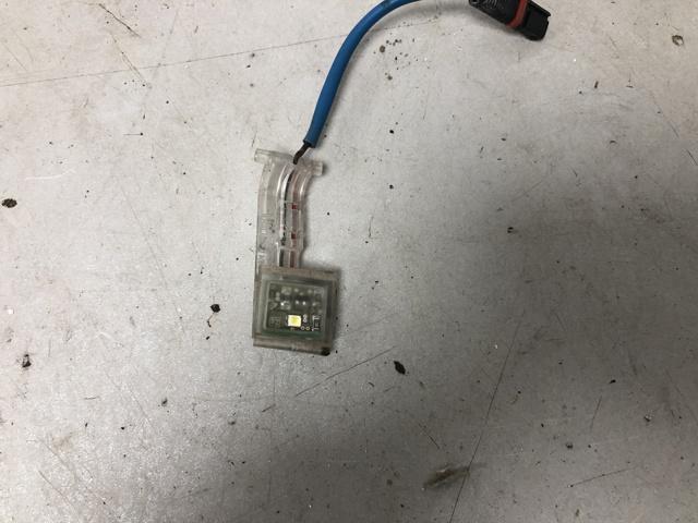 Ліхтар підсвічування ручки дверей передніх 63177277447 BMW