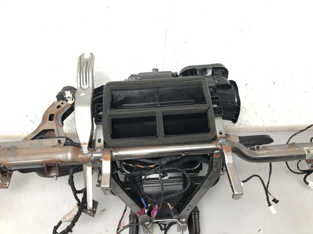 Корпус печі в зборі 64116827060 BMW