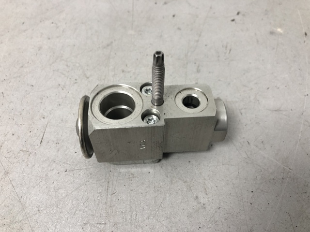 Клапан TRV, кондиціонера 64119496915 BMW