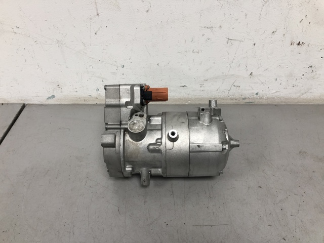 Компресор кондиціонера 64525A63640 BMW