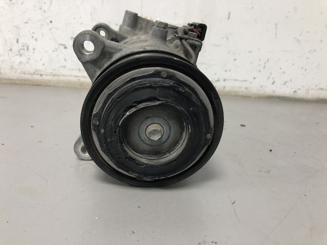 Компресор системи кондиціювання 64526994082 BMW