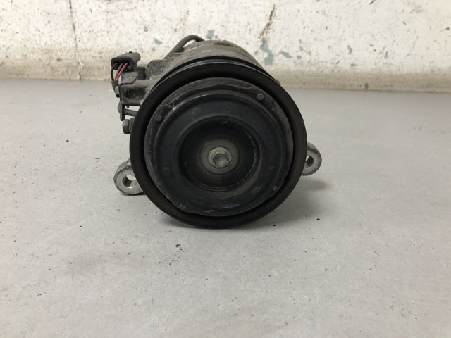 Компресор кондиціонера 64527948805 BMW