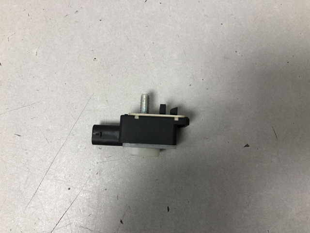 Датчик подушки безпеки 65779305252 BMW