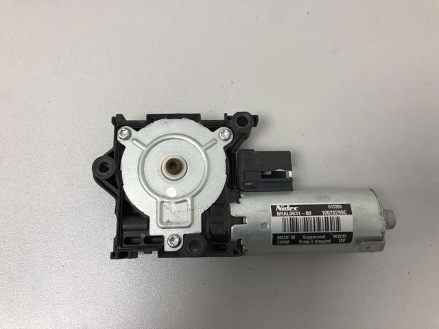 Двигун приводу люка 67617316535 BMW