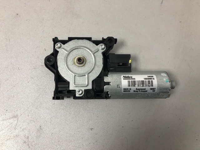 Двигун приводу люка 67617933149 BMW